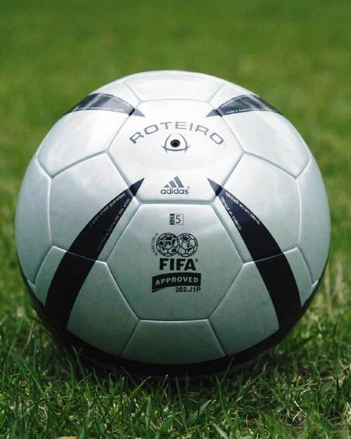 90vs足球比分手机版应用界面展示